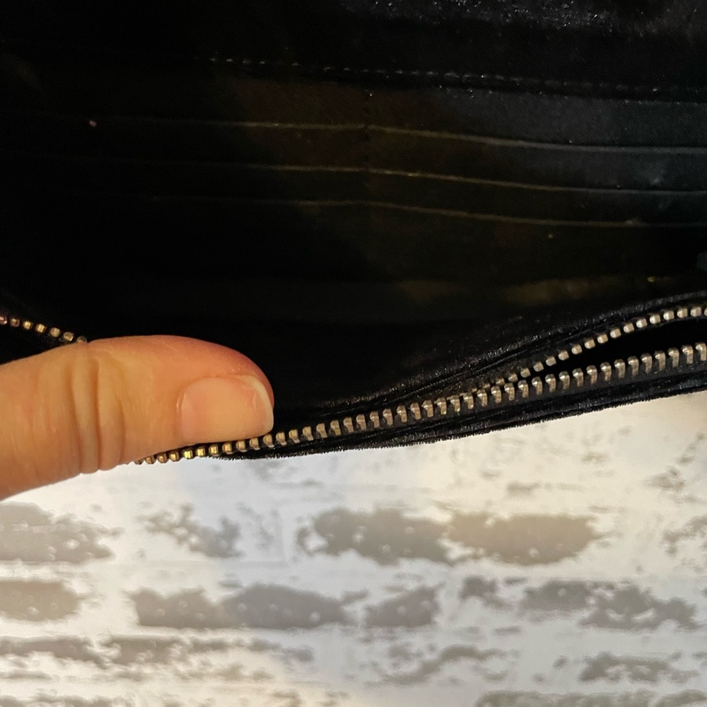 Chic black velvet crossbody bag from bebe featuring a classic quilted chevron - Picture 5 of 6